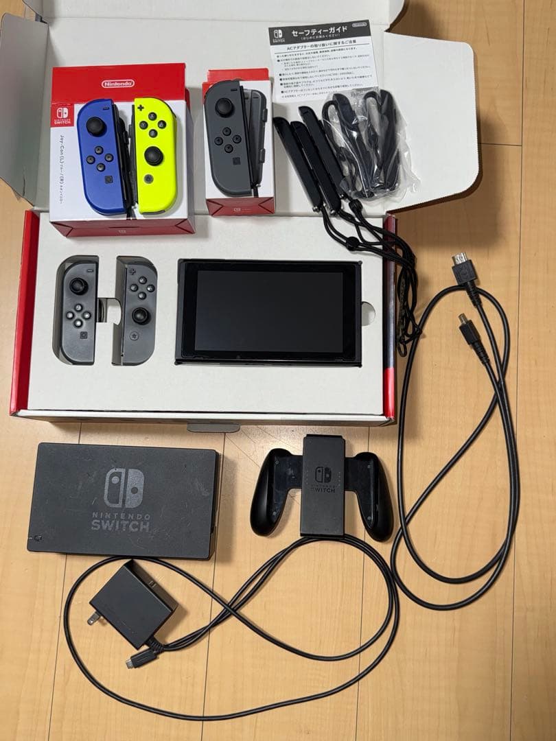 Nintendo Switch 本体 純正付属品各種　ジョイコン計5個