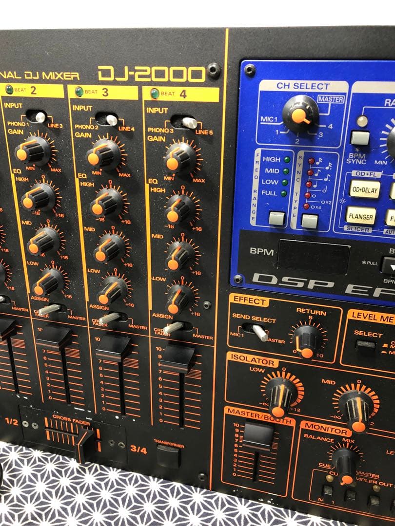 Roland ローランド　DJ-2000