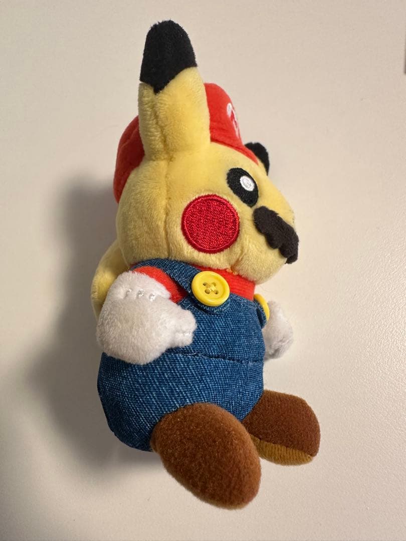 【美品】マリオピカチュウ キーホルダー