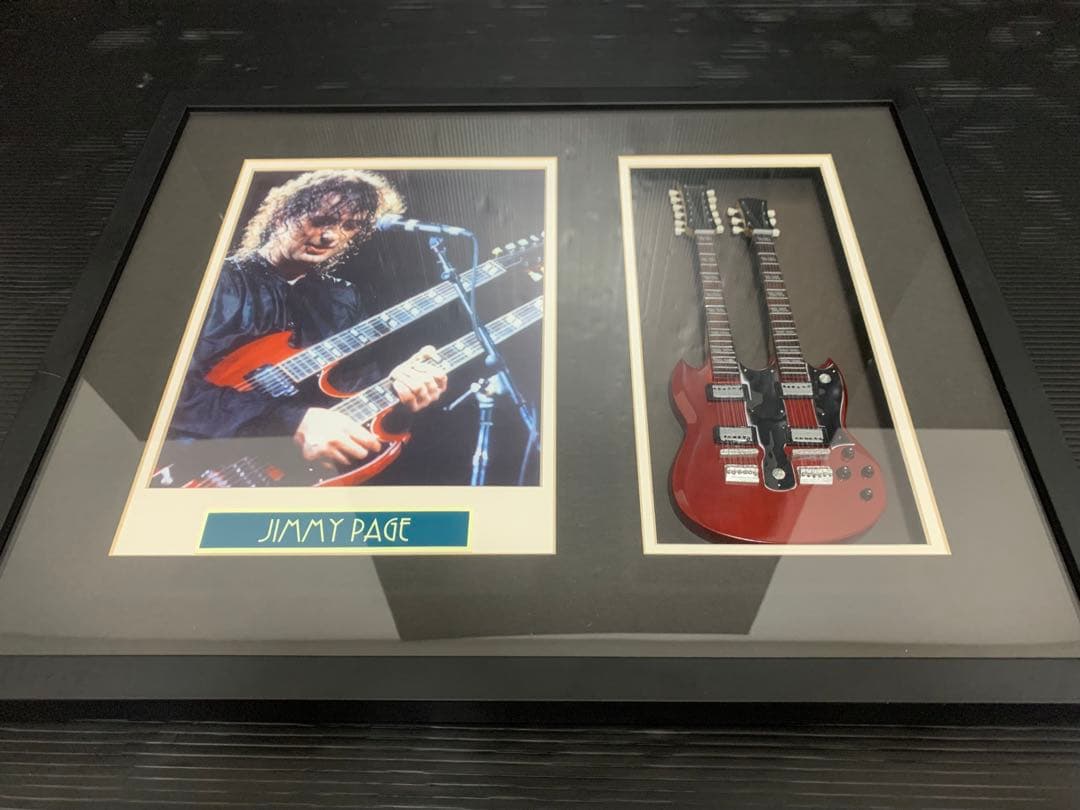 【希少】ギターリスト　ジミーペイジ写真　スケールギター　額縁