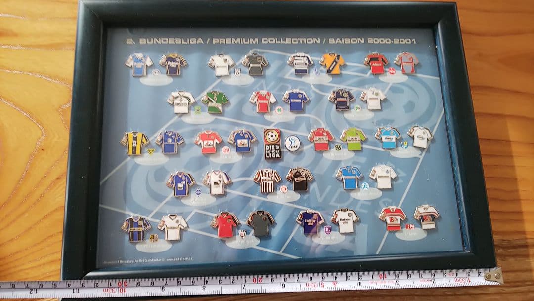 2000-01ブンデスリーガ2部ユニピンセット38個額付 ドイツリーグ