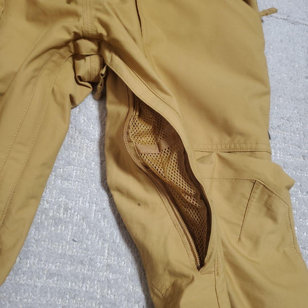 BURTON　スノーボードウェア上下セット　ジャケットLサイズ　パンツMサイズ