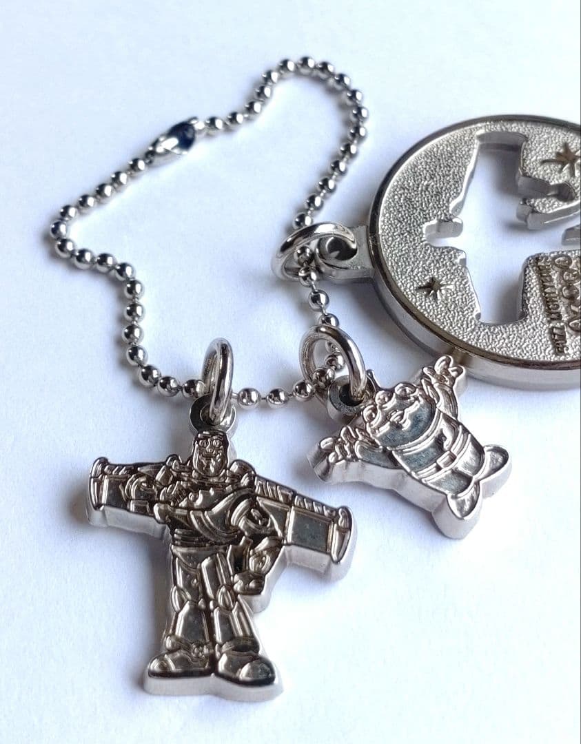 バズ・ライトイヤー トイ・ストーリー 型抜きキーホルダー ディズニーランド 希少