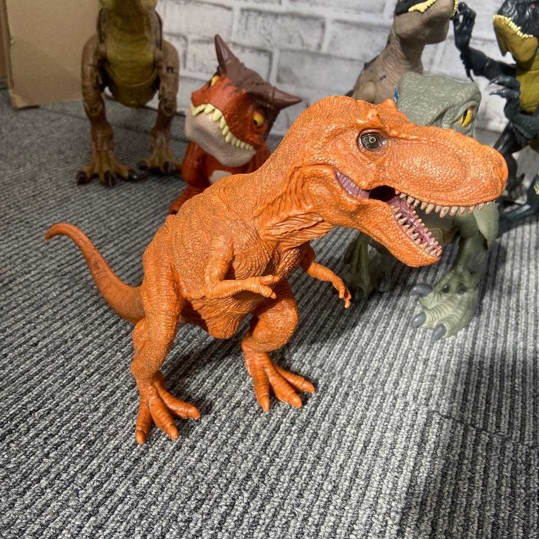 ジュラシック・ワールド 7体セット　恐竜　おもちゃ　フィギュア　ロボット