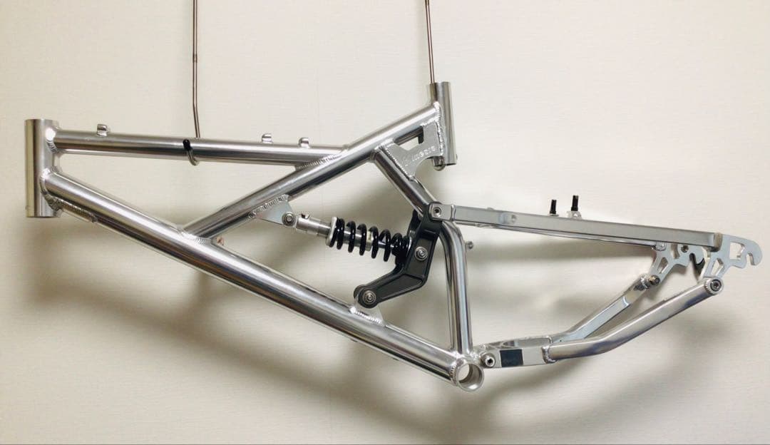 レース用フルサスMTB 英国製 Kinesis アルミ合金フレームセット 未使用