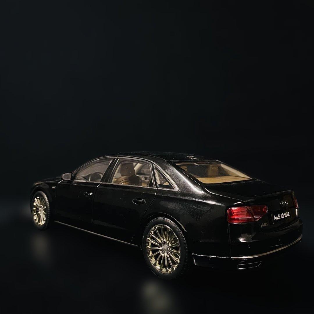 京商 1/18 Audi A8L W12