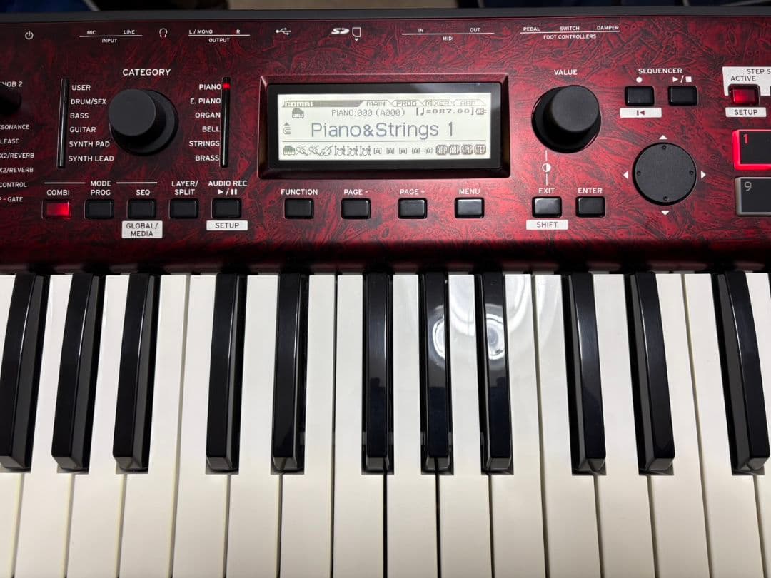 KORG KROSS 2 61鍵 レッドマーブル 純正ソフトケース付き