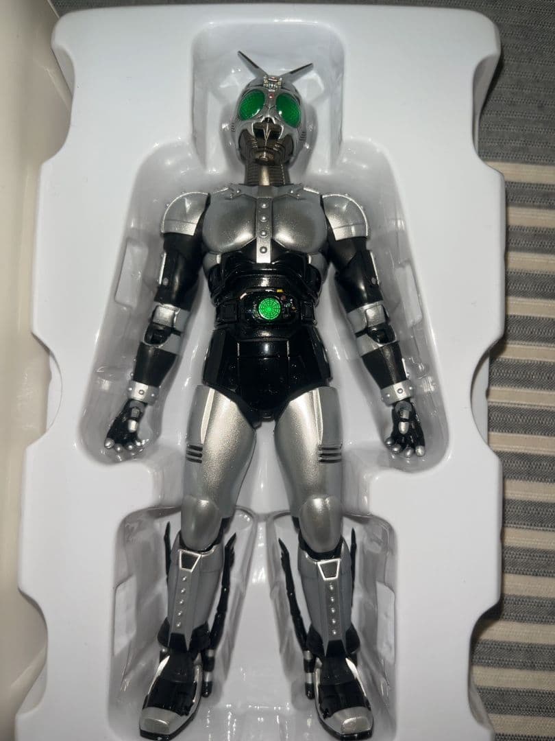 S.H.Figuarts シャドームーン　 SHADOWMOON 真骨彫製法