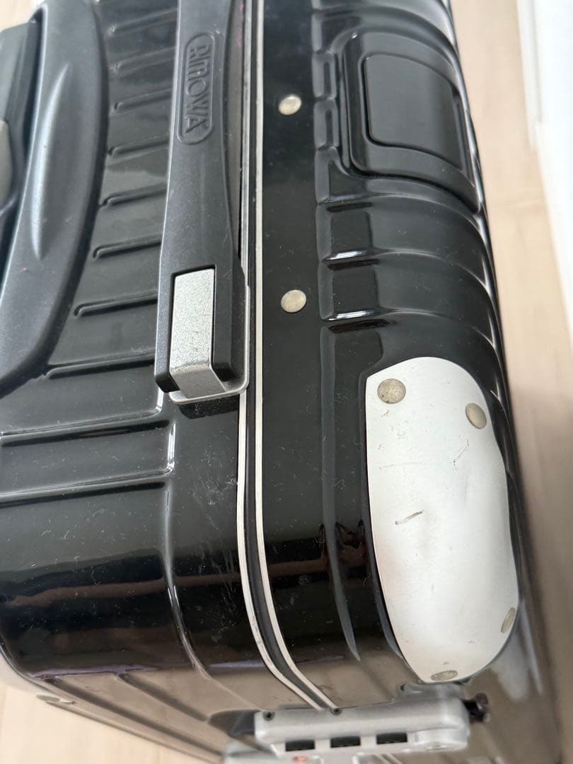 Rimowa 機内持ち込み可スーツケース