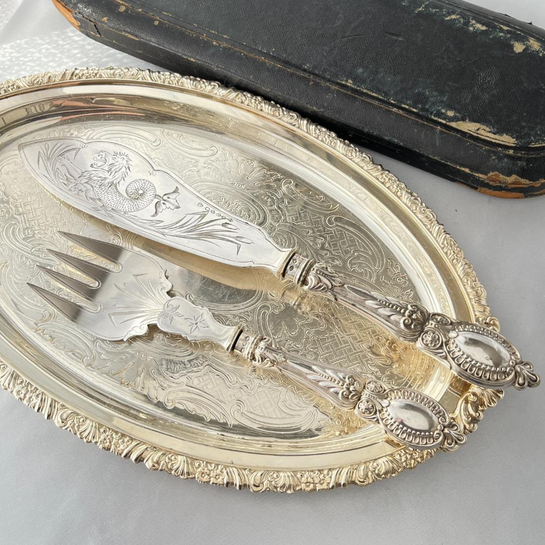 【英国】 ビクトリアンのサーバー ペア　 獅子のエングレイブ 豪奢！！！