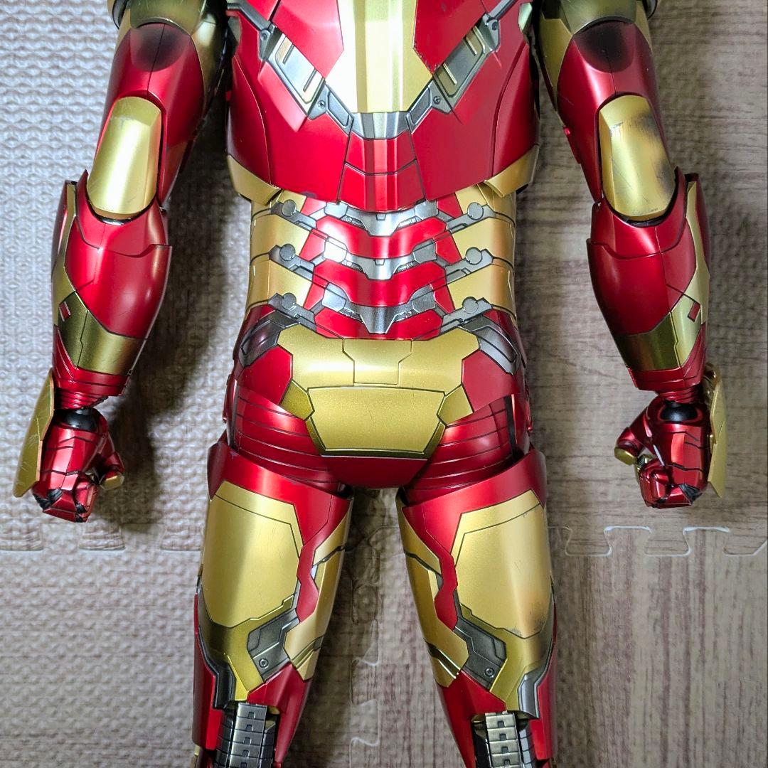 ホットトイズ 1/4 QS008 アイアンマン マーク42 　スタンド欠品