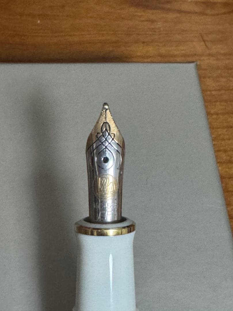 ペリカン　スーベレーンM600 ピンク EFニブ