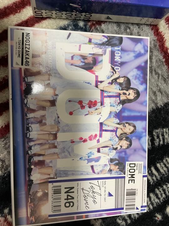 乃木坂と欅坂のライブDVD