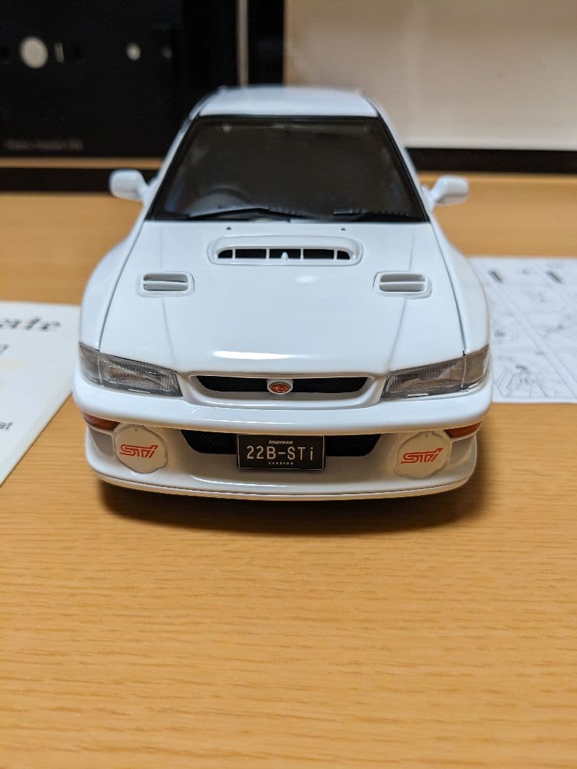 オートアート1/18　スバル インプレッサ 22B STi