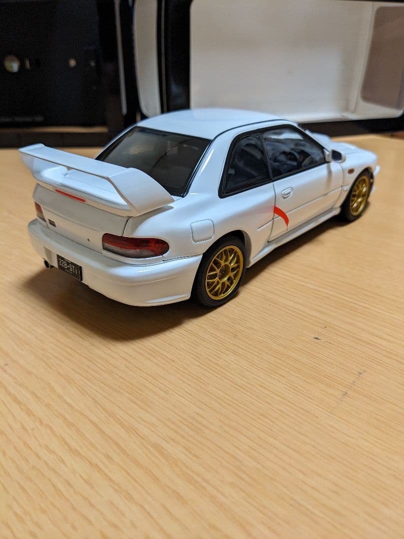 オートアート1/18　スバル インプレッサ 22B STi