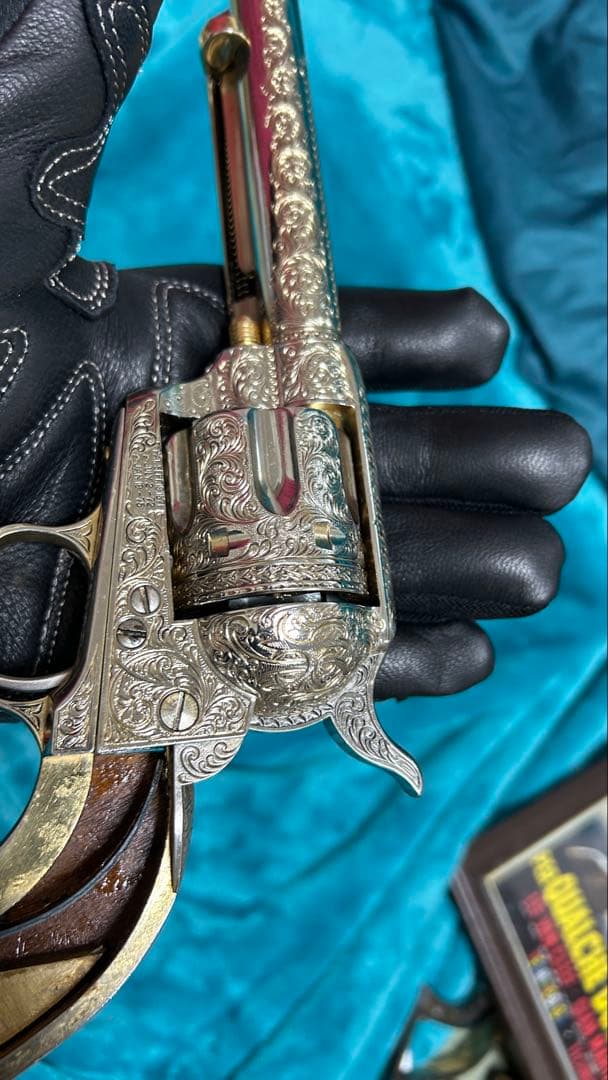 モ*ゾ様 エングレービング装飾リボルバー