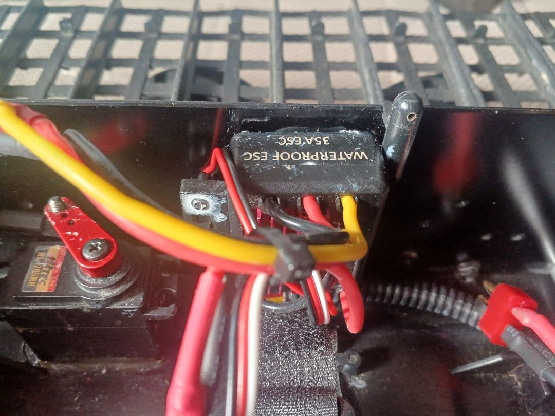 京商ブリザードSR・ブラシレスモーター仕様！　ジャンク品