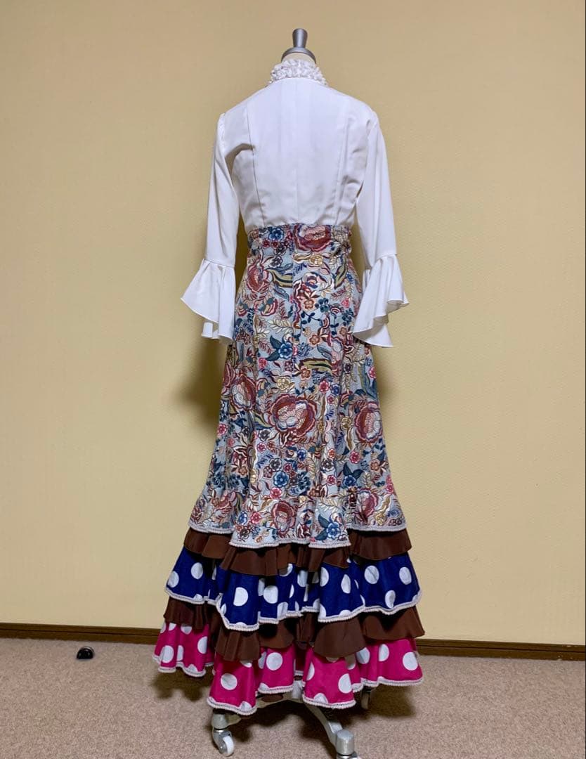 フラメンコ衣装　Mari Quita 上下➕ブラウス➕ウエストリボンの4点セット