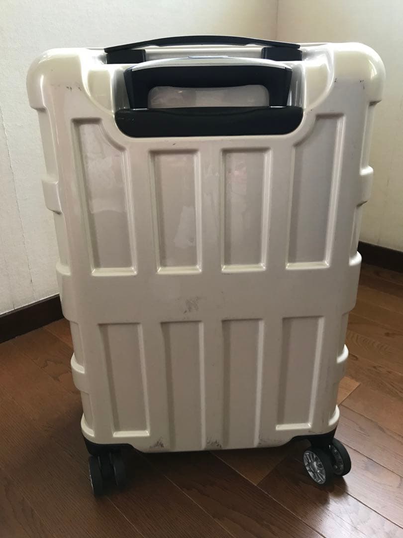 スーツケース 40L キャリーケース　パールホワイト　TSAロック搭載