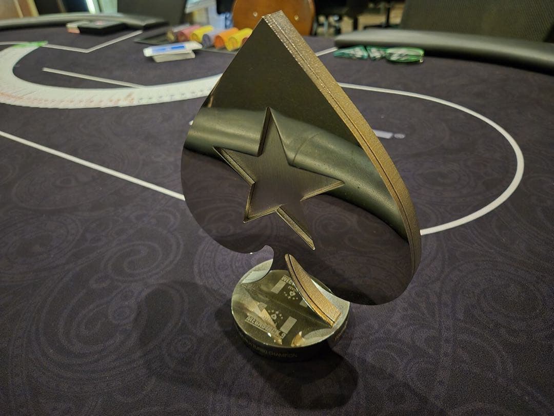 Pokerstars Manila Megastack 優勝トロフィー