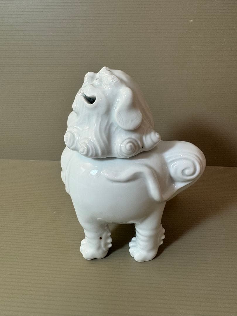 2905 無形文化財　平戸　三川内焼　白磁獅子　香炉　陽山松太郎作