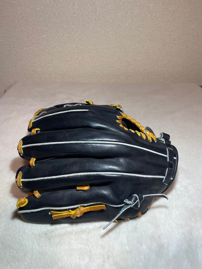 野球　硬式用　グローブ 黒とオレンジ