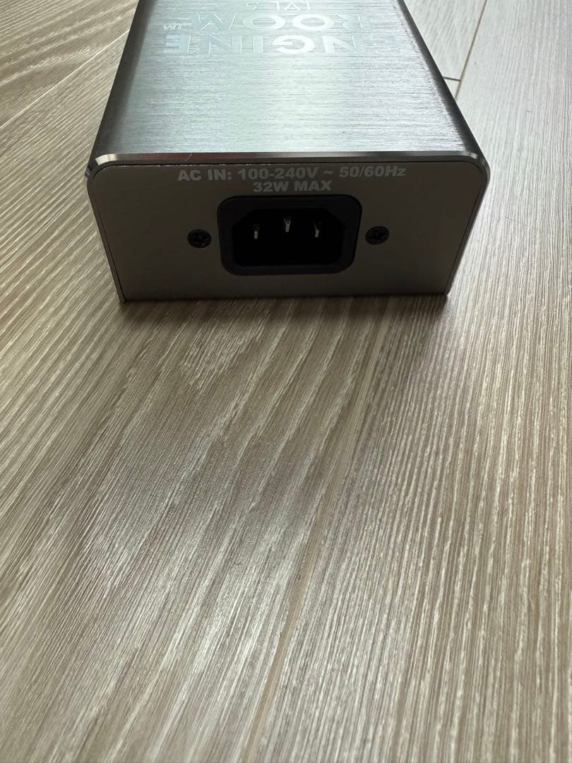 【美品】fender ENGINE ROOM LVL5 パワーサプライ