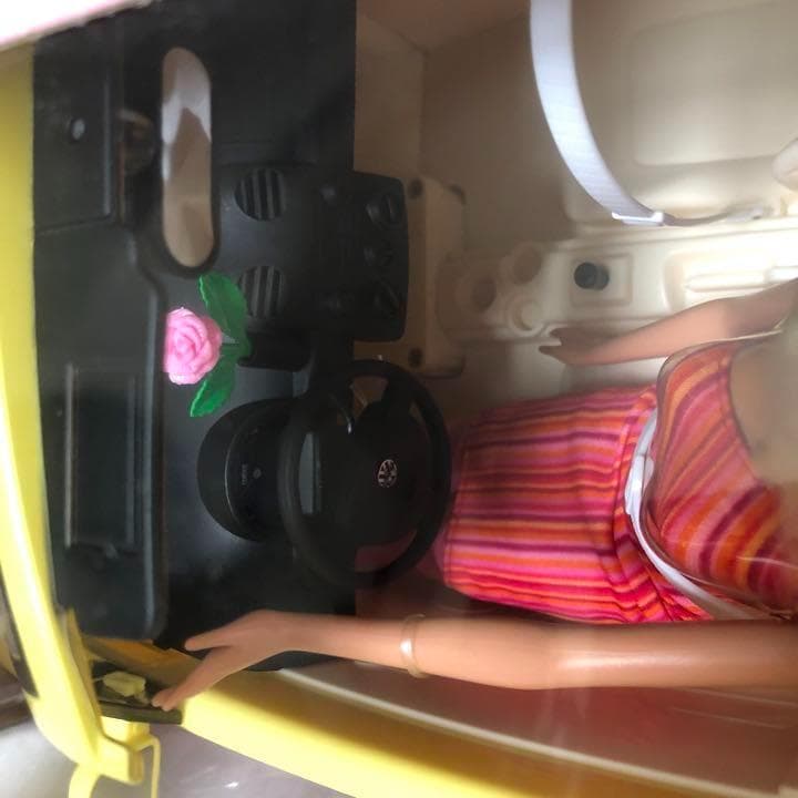 新品未開封品 バービー フォルクスワーゲン ニュービートル 海外 Barbie