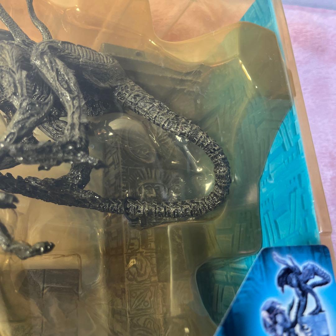 マクファーレントイズ　AVP ジオラマ　エイリアン　プレデター　フィギュア