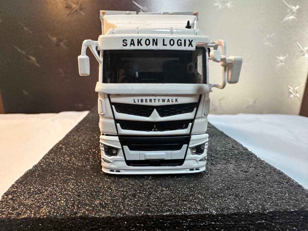 GCD 三菱ふそう リバティーウォーク トラック 1/64 LBWK