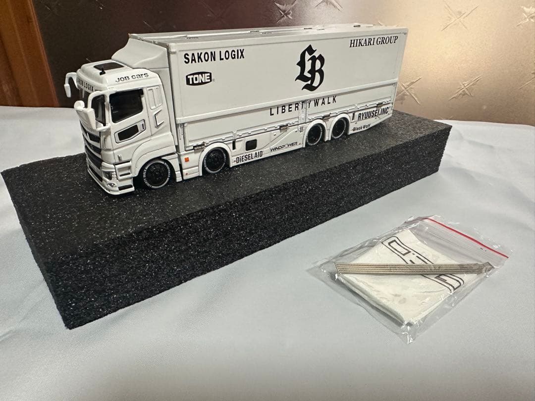 GCD 三菱ふそう リバティーウォーク トラック 1/64 LBWK