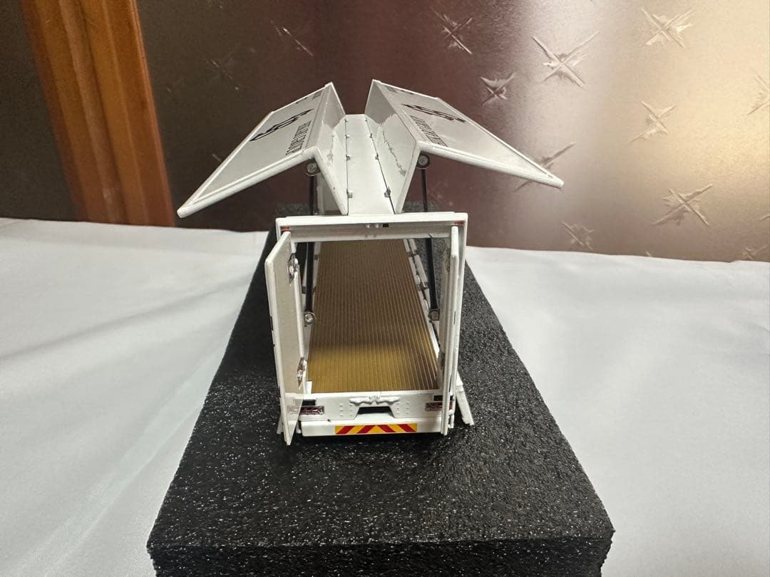 GCD 三菱ふそう リバティーウォーク トラック 1/64 LBWK