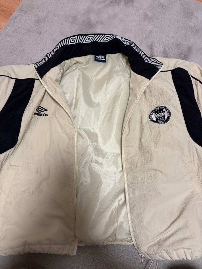 umbroナイロントラックジャケット サッカー アウター ジャージ