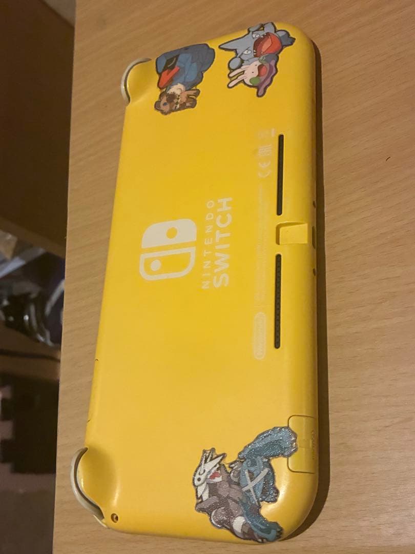 任天堂Switch light スイッチ ライト イエロー