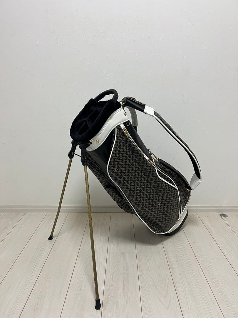 【本日だけ大幅値引き】レザレクション　パーヴォー　NO.3 キャディバッグ美品