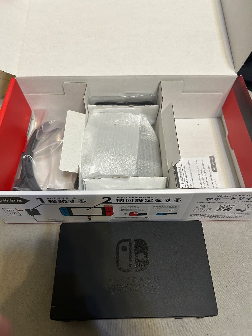 M*e様 Nintendo Switch ネオンオレンジ/ブルー　ジョイコン+1