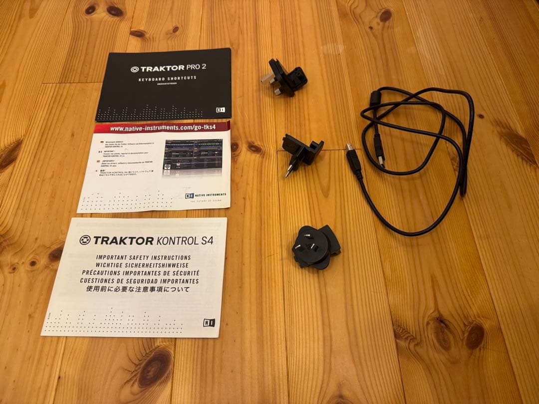 TRAKTOR KONTROL S4 mk2 DJコントローラー