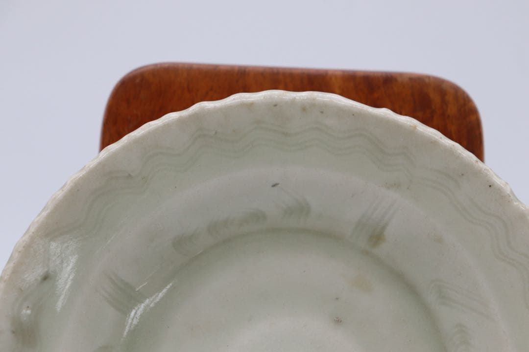 中国　青磁　皿　龍泉窯　アンティーク　送料込み250816