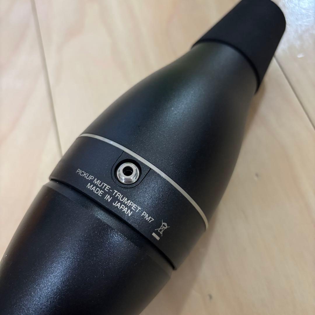 Yamaha YTR1335ゴールドトランペット 本体と付属品