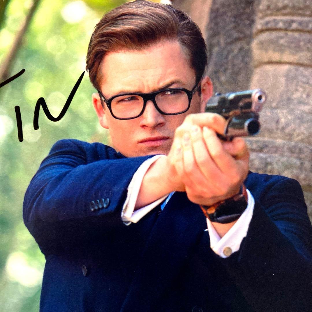 セール中…タロン・エガートン直筆サイン入り2Lサイズ写真…