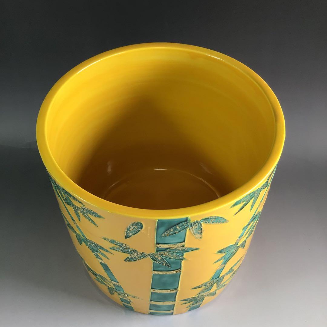 Ｐ９４８　水指　『平安　高野昭阿弥造』『黄交趾』『金彩竹之図』　共箱　茶道具