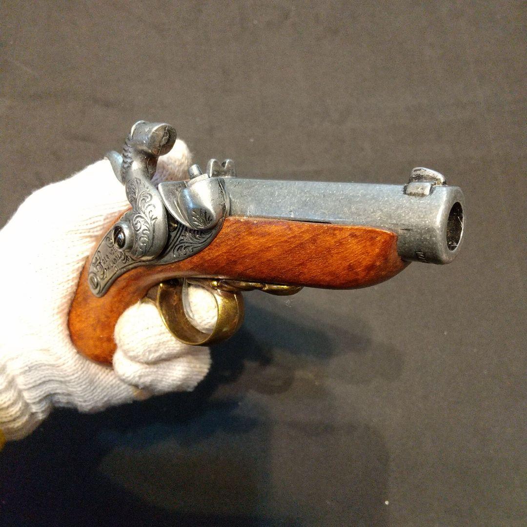 フリントロック式装飾用銃3丁 船舶舵取り付き
