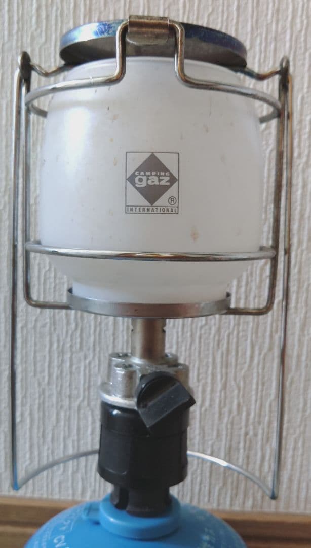 キャンピングガスのランタンとCV250カートリッジ3缶(寒冷仕様)のまとめ売り