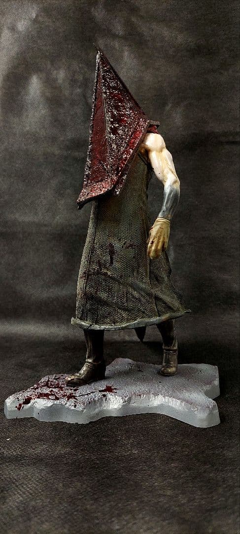 サイレントヒル２　レッドピラミッドシング　フルリペイント塗装！！　景品フィギュア