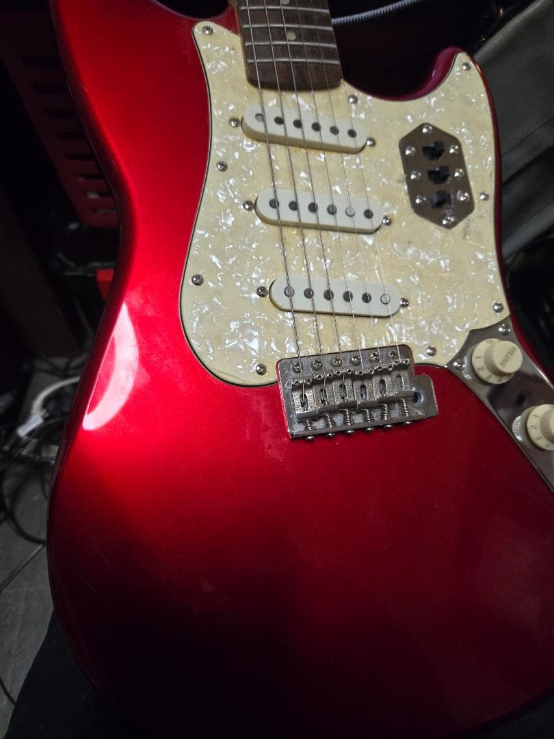 スクワイヤーサイクロン　 レッド 3ピックアップ