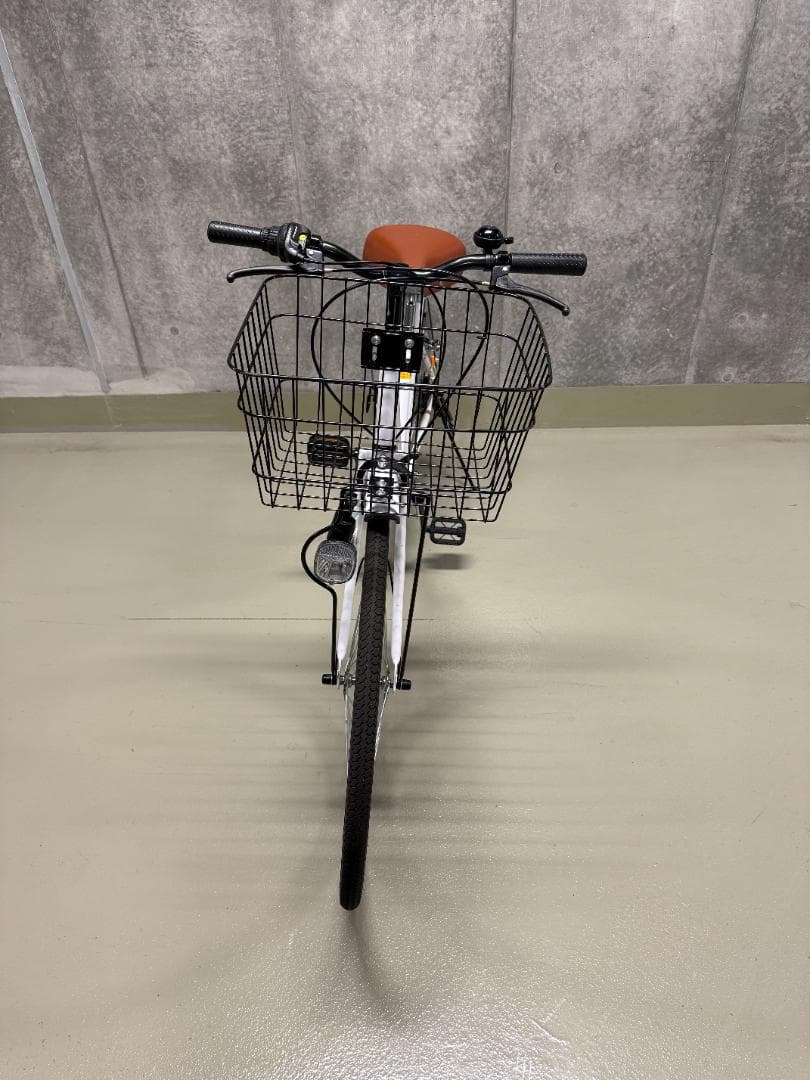 ★美品★trois シティサイクル 6段変速（白、カゴ付き）