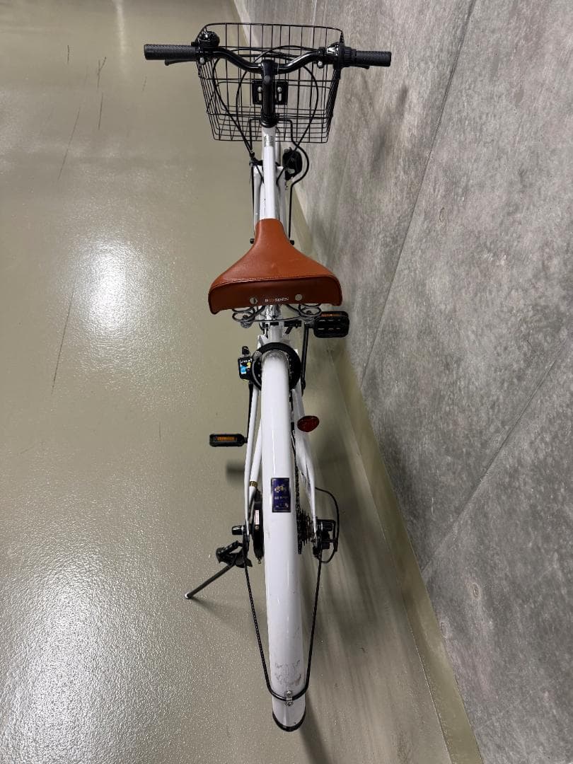 ★美品★trois シティサイクル 6段変速（白、カゴ付き）