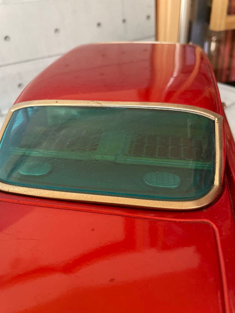 ヨネザワ　1960年代ブリキ大型キャデラック赤・黒2台460mm