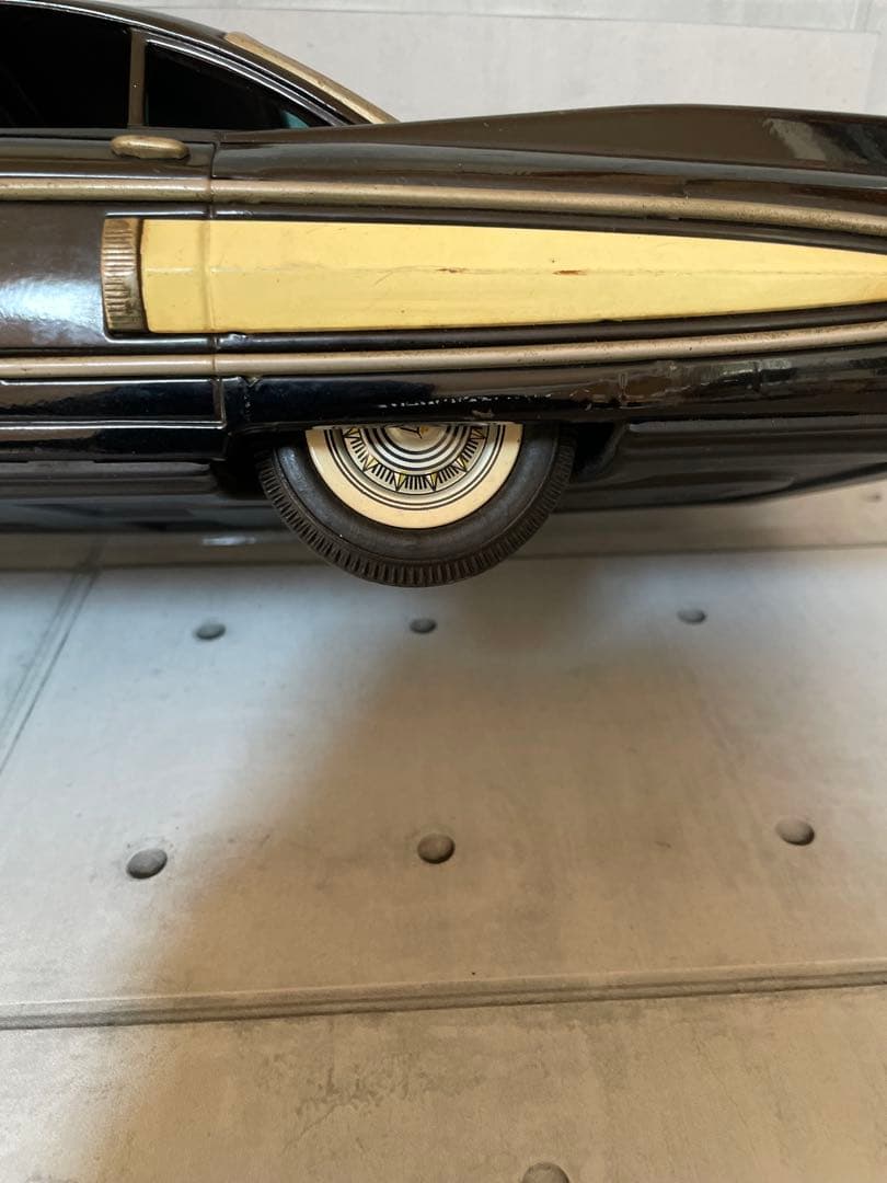 ヨネザワ　1960年代ブリキ大型キャデラック赤・黒2台460mm