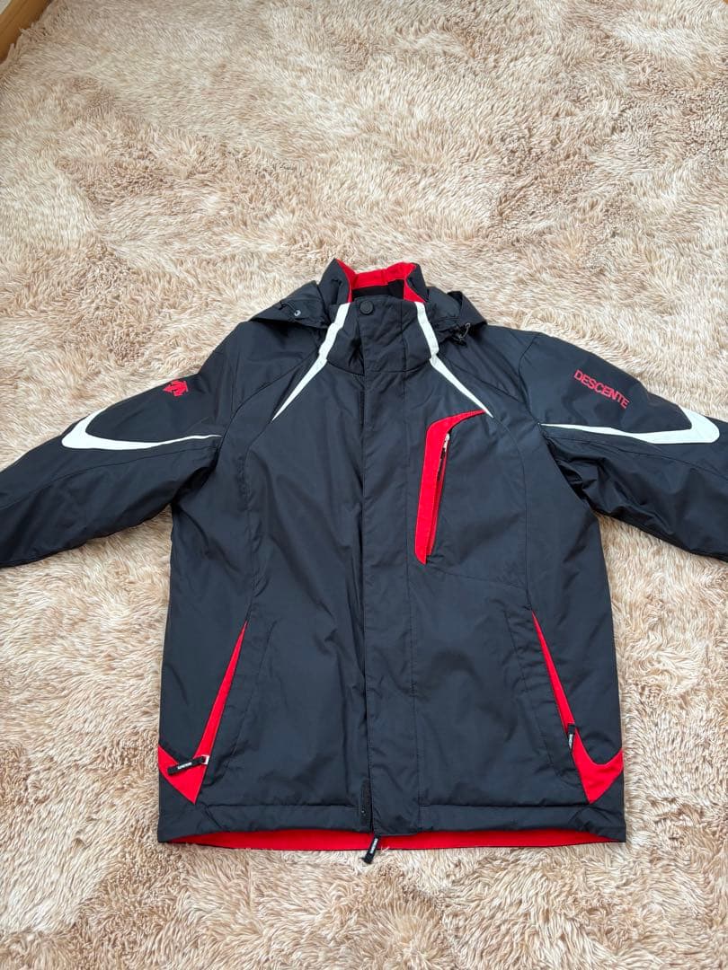 DESCENTEスキーウェア　上下セット！Mサイズ